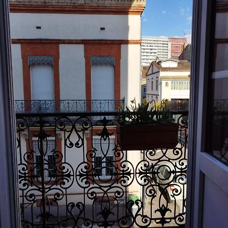 La Casa De Las Flores Тулуза Екстериор снимка