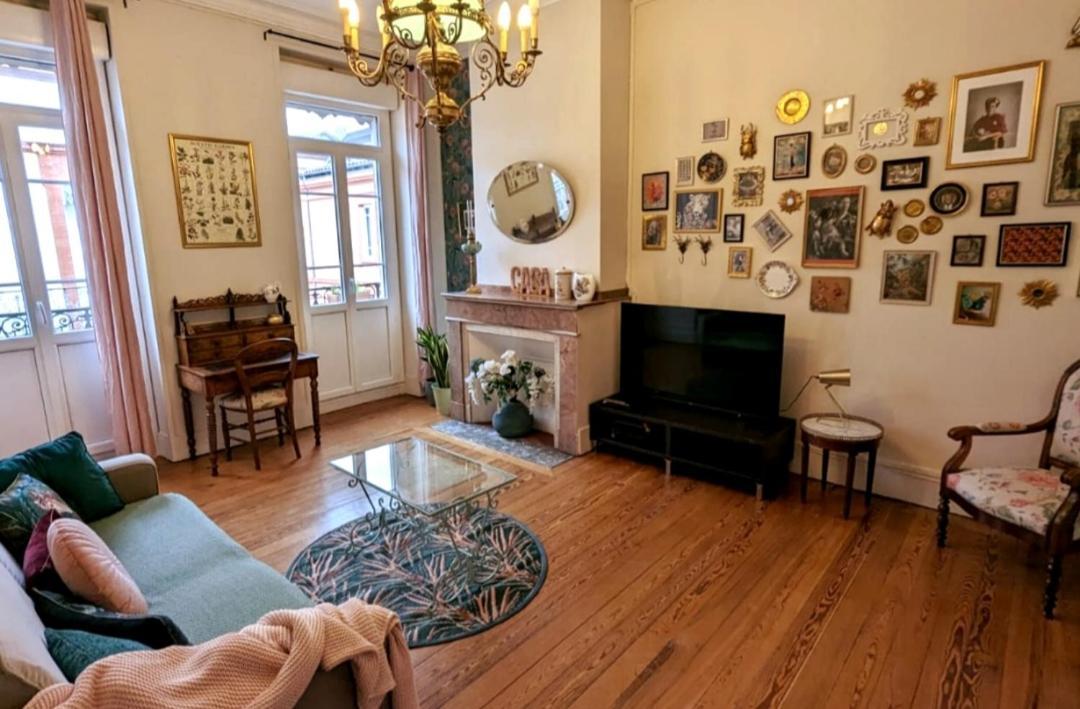 La Casa De Las Flores Тулуза Екстериор снимка
